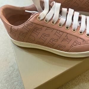 Soft pink Burberry sneakers for every occasion